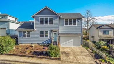 Beautiful 2018 Garden Estates custom home with 2 master suites - photo 1