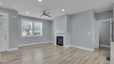 Beautiful 2018 Garden Estates custom home with 2 master suites - photo 3