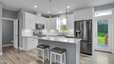 Beautiful 2018 Garden Estates custom home with 2 master suites - photo 7
