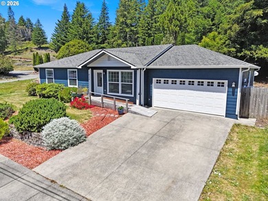 Welcome to this charming single-level home in Brookings, Oregon - photo 1