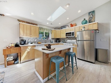 Welcome to this charming single-level home in Brookings, Oregon - photo 3