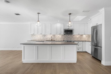 Fully renovated Brookfield home overlooking the Jack Nicklaus - photo 10