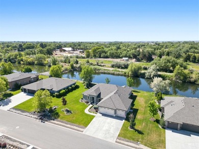 Welcome to The Reserve at Pinewood Lakes, a gated Star community - photo 15