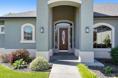 Welcome to The Reserve at Pinewood Lakes, a gated Star community - photo 18