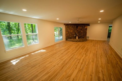 Totally remodeled - new roof, flooring, paint, appliances - photo 20