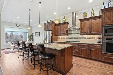 Welcome to The Reserve at Pinewood Lakes, a gated Star community - photo 25