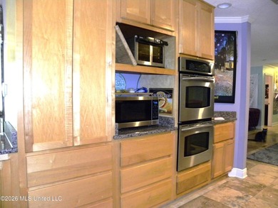 If you're looking for a home in the highly sought-after Bayou - photo 7