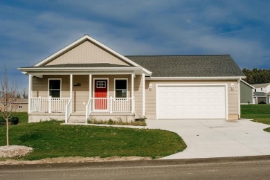 (private lake, pond, creek) Condo Active Under Con in Shelby Michigan