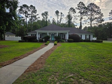 Beautifully Updated 4-Bedroom Home in Desirable Kingsgate - photo 2