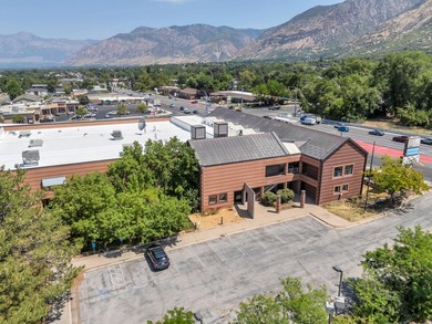 High-visibility office, warehouse, and flex building in Ogden - photo 1