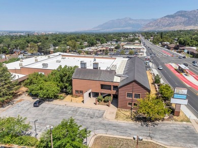 High-visibility office, warehouse, and flex building in Ogden - photo 2