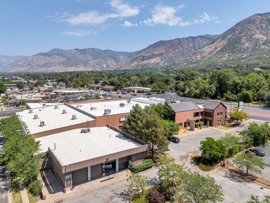 High-visibility office, warehouse, and flex building in Ogden - photo 3