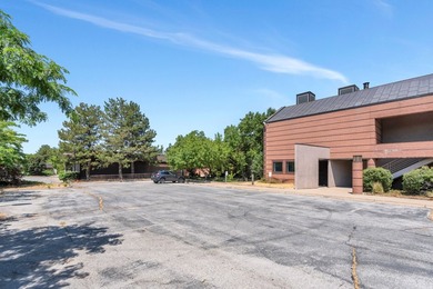 High-visibility office, warehouse, and flex building in Ogden - photo 6