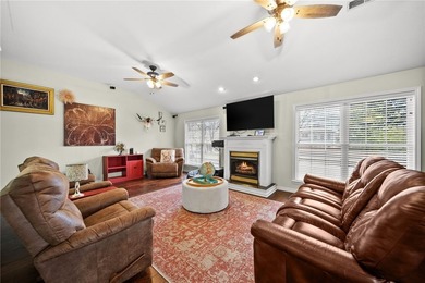 Priced below market value and ready to sell! This brick home - photo 3