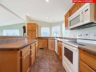 Welcome to easy coastal living in Emerald Coast Estates which is - photo 12