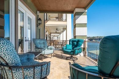 Welcome to 347 Paradise Point, where tranquility, luxury, and - photo 8