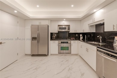 REMODELED LANAI 2/2 UNIT!! With a huge outdoor area (1000sqft) - photo 11
