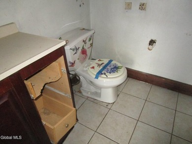 Bank Foreclosure. Sold as is where is! 3 Unit needs extensive - photo 14