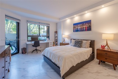 REMODELED LANAI 2/2 UNIT!! With a huge outdoor area (1000sqft) - photo 14