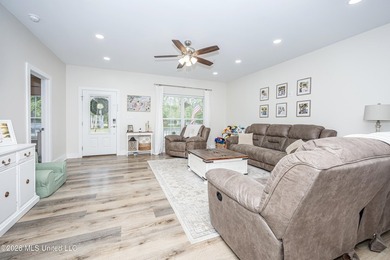 Quality new construction in Pascagoula just built in 2022! - photo 18