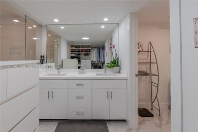 REMODELED LANAI 2/2 UNIT!! With a huge outdoor area (1000sqft) - photo 22