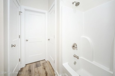 Quality new construction in Pascagoula just built in 2022! - photo 27