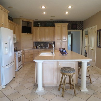 Welcome to a very carefully created and designed home promising - photo 30