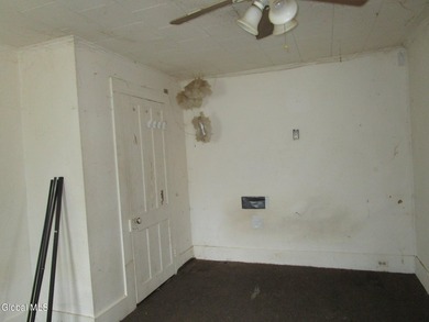 Bank Foreclosure. Sold as is where is! 3 Unit needs extensive - photo 31