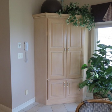 Welcome to a very carefully created and designed home promising - photo 32
