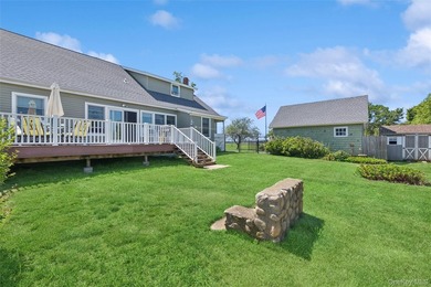 Nestled along picturesque Oregon Road, one of Cutchogue's most - photo 33