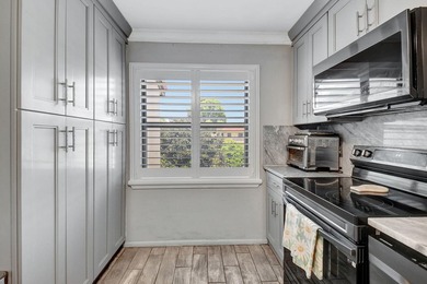 This beautiful 2nd floor corner unit in Fairways Green, Boca - photo 4
