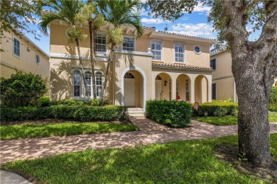 Lake Townhome/Townhouse For Sale in Naples, Florida