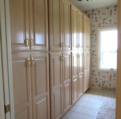 Welcome to a very carefully created and designed home promising - photo 41