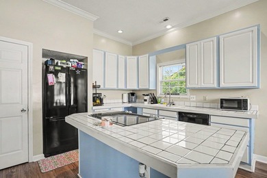 Welcome home to this charming 3-bedroom, 2-bathroom property - photo 12