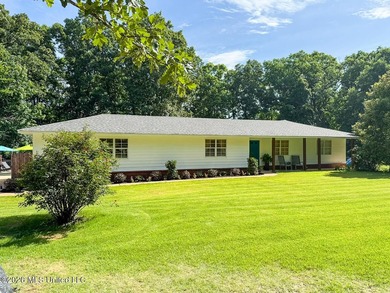Honey, grab the fishing poles! This is the country retreat - photo 2