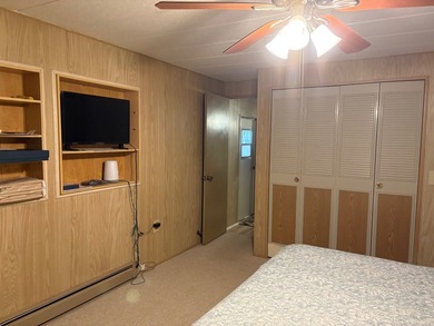 This beautifully kept home features 2 bedrooms, 1.5 bathrooms - photo 12