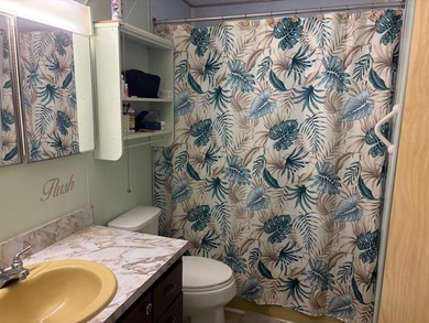 This beautifully kept home features 2 bedrooms, 1.5 bathrooms - photo 13