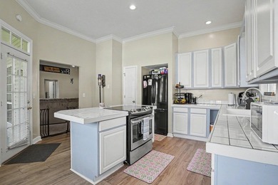 Welcome home to this charming 3-bedroom, 2-bathroom property - photo 14