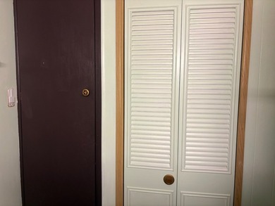 This beautifully kept home features 2 bedrooms, 1.5 bathrooms - photo 14