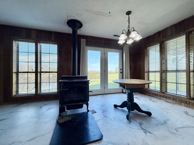 Highlights: This property offers a charming cabin-style 3 bed/2 - photo 15