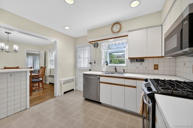 Welcome to 567 Pearl Street! This expansive and well maintained - photo 18