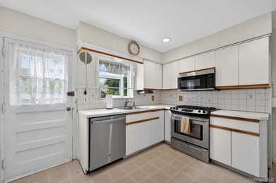 Welcome to 567 Pearl Street! This expansive and well maintained - photo 19
