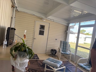 This beautifully kept home features 2 bedrooms, 1.5 bathrooms - photo 22