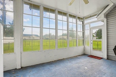 Welcome home to this charming 3-bedroom, 2-bathroom property - photo 27