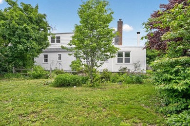 Welcome to 567 Pearl Street! This expansive and well maintained - photo 27