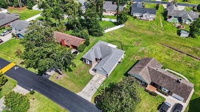 Welcome home to this charming 3-bedroom, 2-bathroom property - photo 30