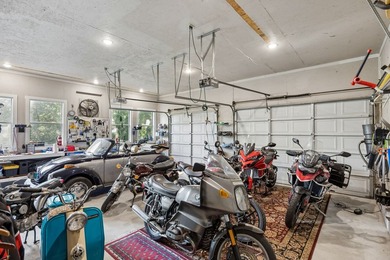 2,931 sqft. of main living space + 1,418 sqft. of a fully - photo 30