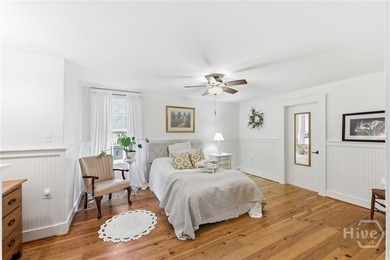 Charming updated 1940's white Farmhouse with 4 bedrooms & 2.5 - photo 31