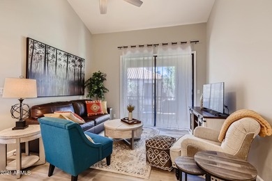Exceptional 5-star newly remodeled top to bottom. 2 beds, 2 - photo 2
