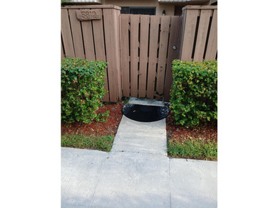 Centrally located large townhome with tile on 1st floor, wood on - photo 4